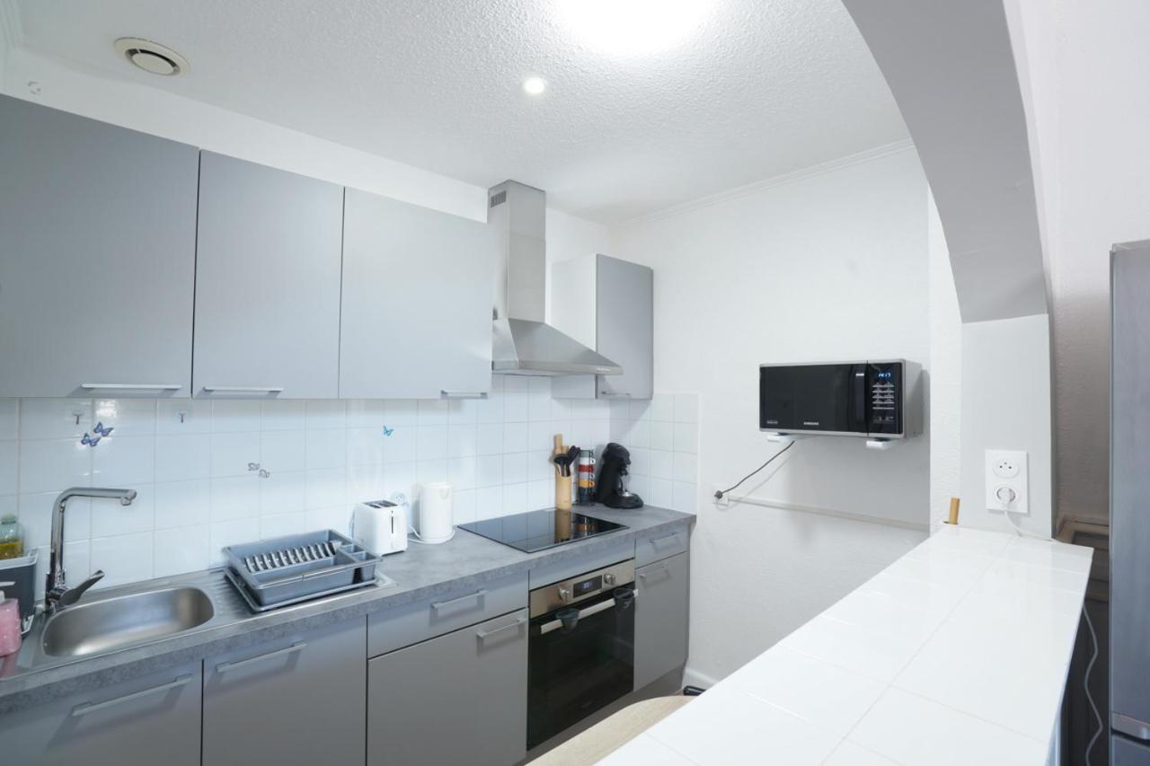 Du Forum,la Gare, 50 M2 , Climatisation, Garage, Cour Apartamento Narbona
