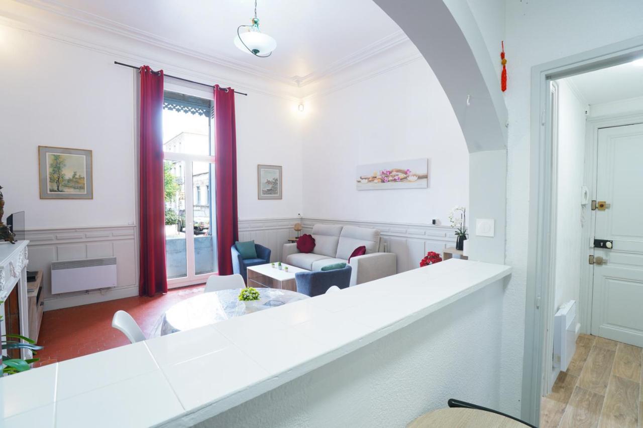 Du Forum,la Gare, 50 M2 , Climatisation, Garage, Cour Apartment