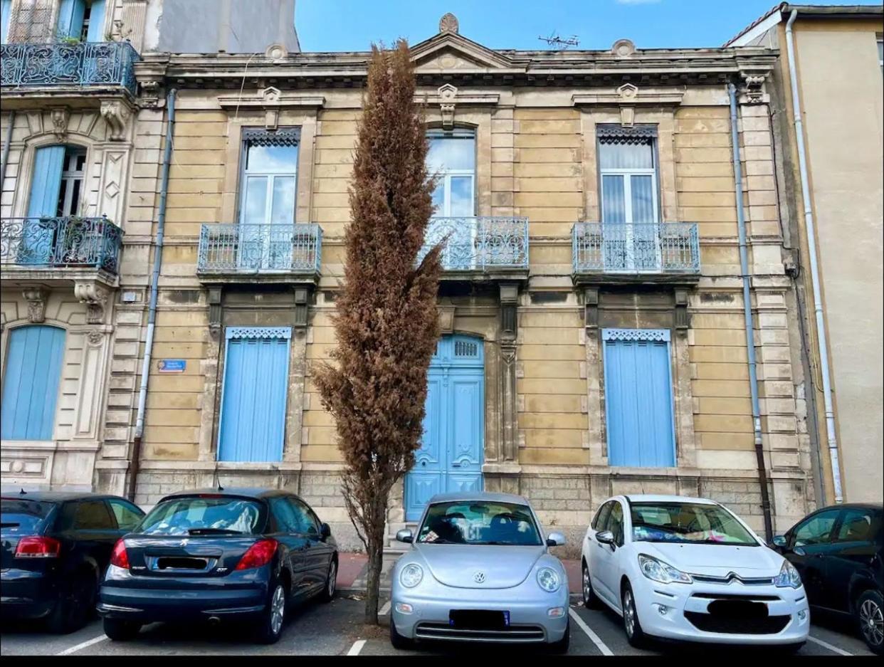 Du Forum,la Gare, 50 M2 , Climatisation, Garage, Cour *