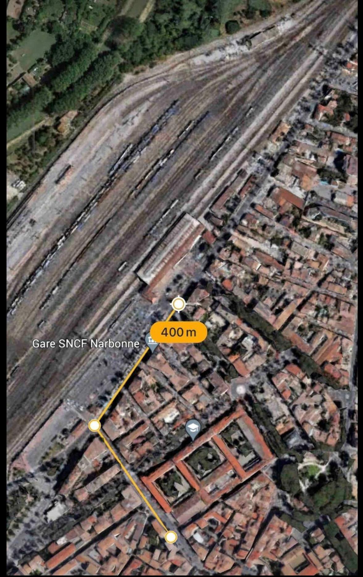 Du Forum,la Gare, 50 M2 , Climatisation, Garage, Cour Narbona